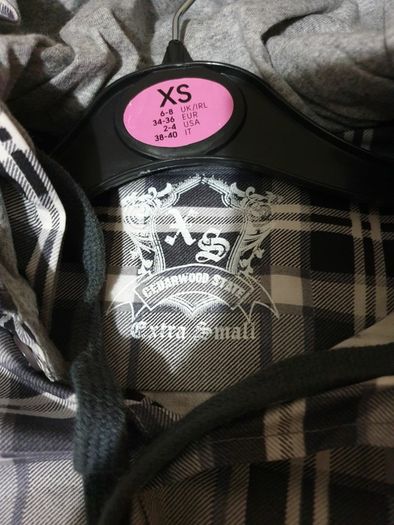 cedarwood state black grey small medium long sleeve shirt with hood