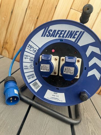 Safeline Blue Artic Cable Reel With 16 Amp Plug - 25Metre