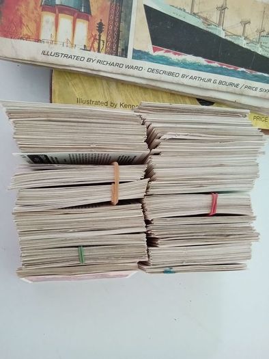 Brooke bond tea cards books x 14 and loose cards