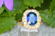 Beautiful Vintage 3.6ct Sapphire &amp; Diamond Ring - 18ct