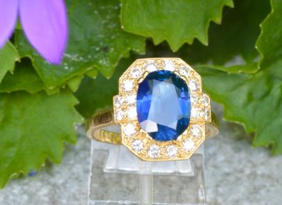 Beautiful Vintage 3.6ct Sapphire & Diamond Ring - 18ct