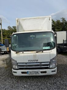 Isuzu 3.5 tonnes with Taillift