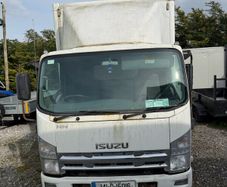 Isuzu 3.5 tonnes with Taillift