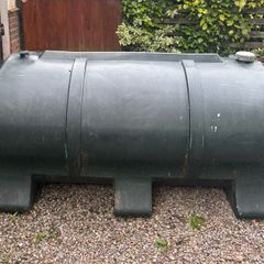 Oil tank