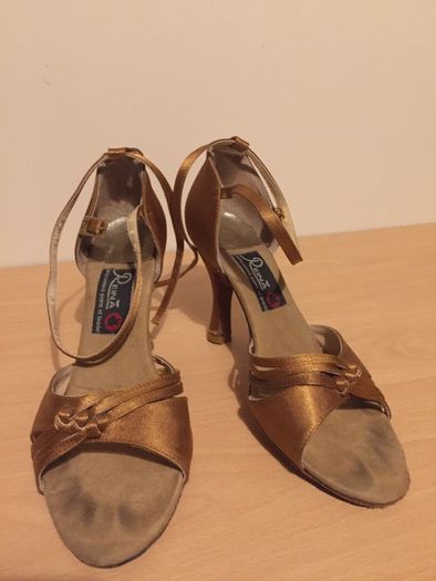 Salsa shoes