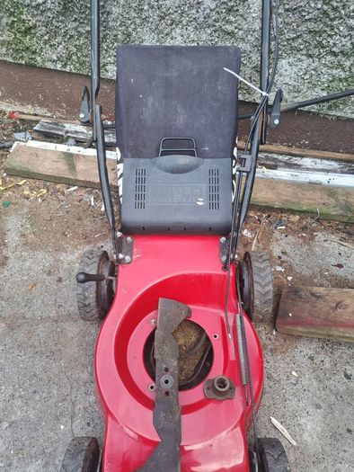 Lawnmower deck