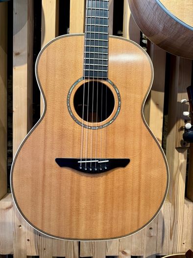 Avalon S32 Handbuilt Acoustic Guitar