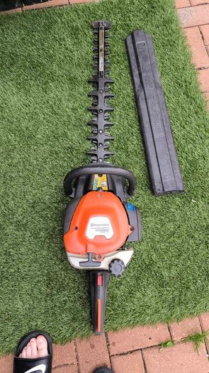 husqvarna hedge cutters