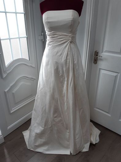 wedding dress