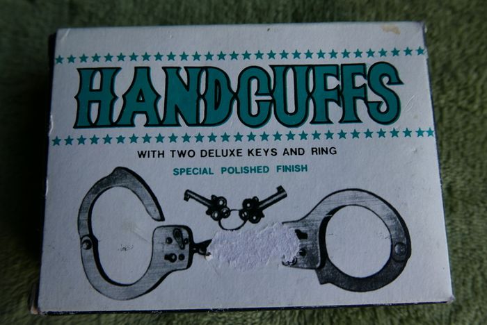 Hand Cuffs with one key