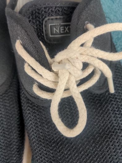 Mens/older boys plimsoles