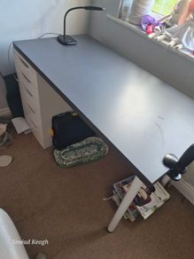 desk top and 2 legs