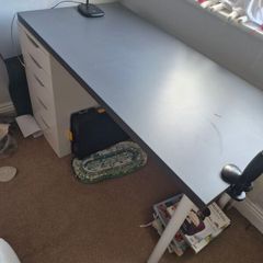 desk top and 2 legs