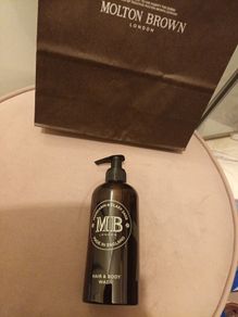 300ml molten brown body and hair wash