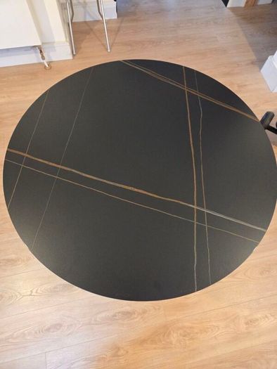 Malta ceramic round dining table