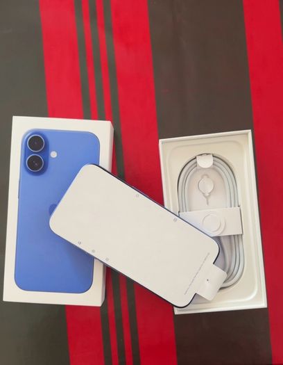 iPhone 16 Ultramarine locked to three network