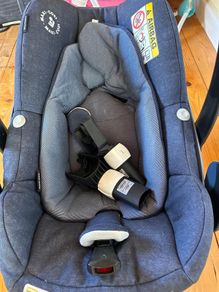 Maxi Cosi car seats:infant and toddler