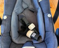 Maxi Cosi car seats:infant and toddler