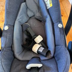 Maxi Cosi car seats:infant and toddler