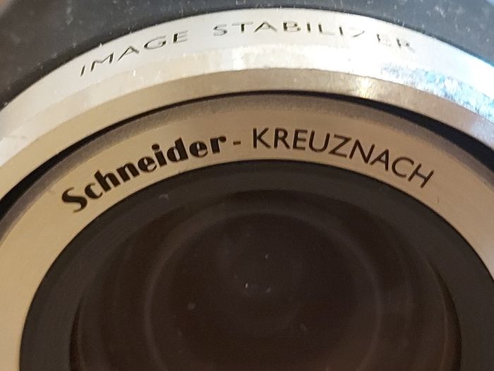 Schneider-KREUZNACH, Variogon 35mm-430mm(Equivalent) AF 12 x Optical Zoom Digital Camera, unsure of the Model, Possibly Kodak Easyshare, no Battery or Memory Card, so cannot test, Excellent cosmetic condition