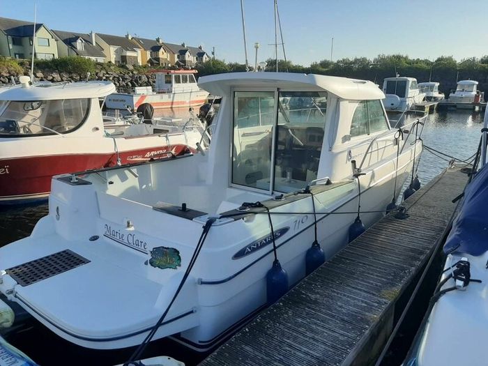 Beneteau Antares 710 Boat