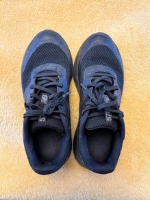 New Balance Child Black Runners Size UK 3, EU 35.5
