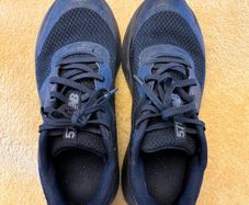 New Balance Child Black Runners Size UK 3, EU 35.5