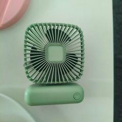 Small table fan