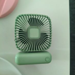 Small table fan