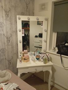 vanity table