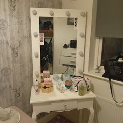 vanity table
