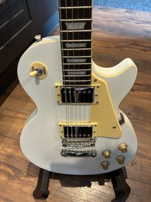 Les Paul Guitar