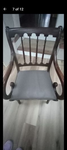 Mahogany Dining room table with 4 chairs and 2 carvers
