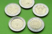 Commemorative Uncirculated 5 x 2 Euro coins.