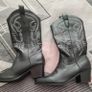 Cowboy boots Image 5