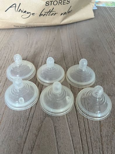 Steriliser, bottle heater, and bottles
