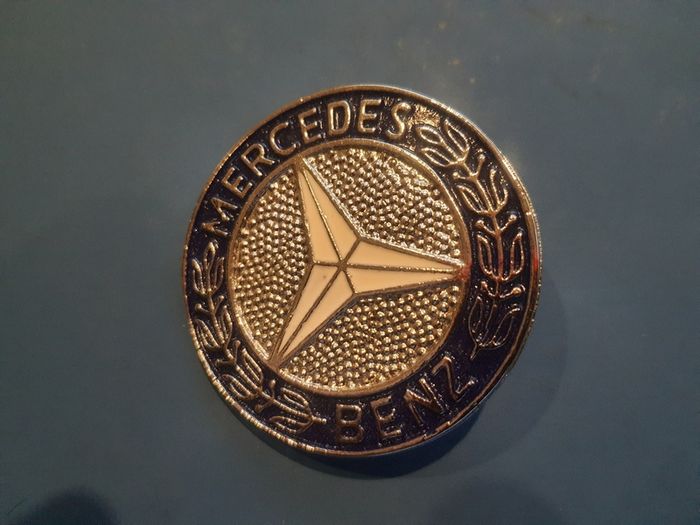 Mercedes SL/SLC R107 SEC C126 bonnet badge