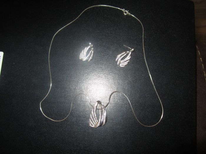 925 silver earrings and pendant set