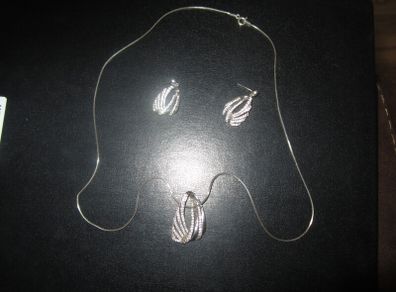 925 silver earrings and pendant set