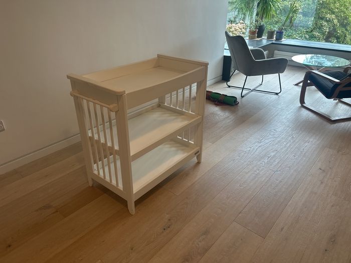 Mama & Papas Changing Table