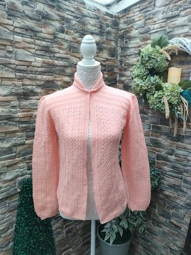 Cute Baby pink peachy fine knit cardigan