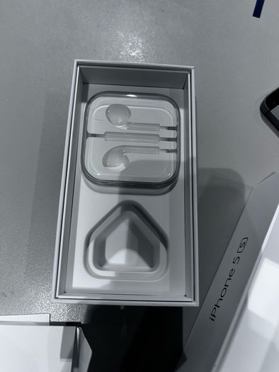 IPhone 4s and 5s for sale (Collectable)