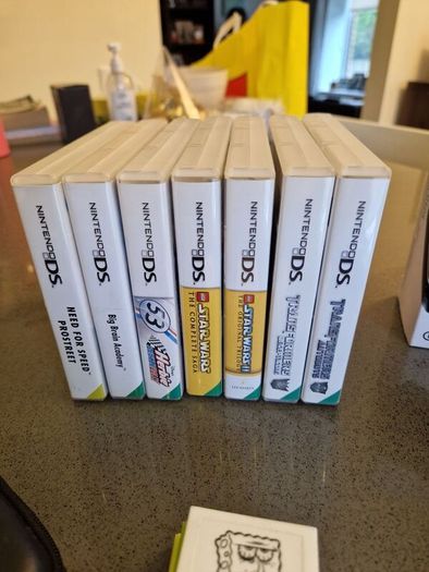 Nintendo DS Lite, games and accessories