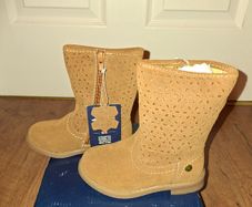 Gorgeous brand new leather boots size 7 jr