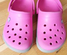 Girl's crocs
