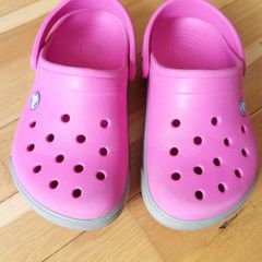 Girl's crocs