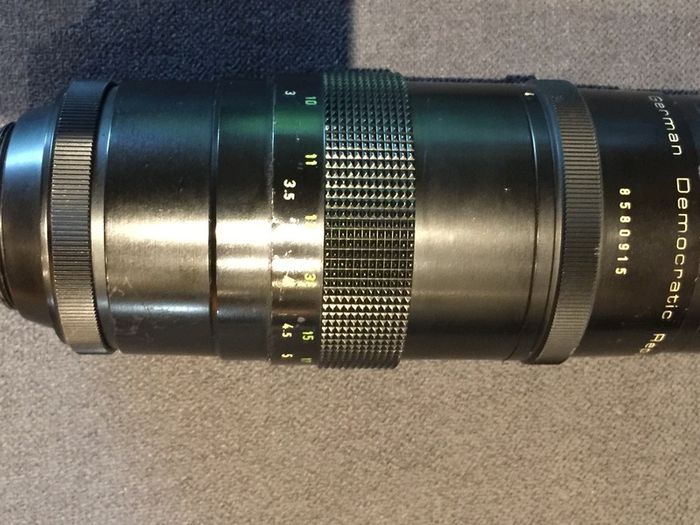 Vintage lens Pentacon 200 mm, f.4. Bokeh monster.