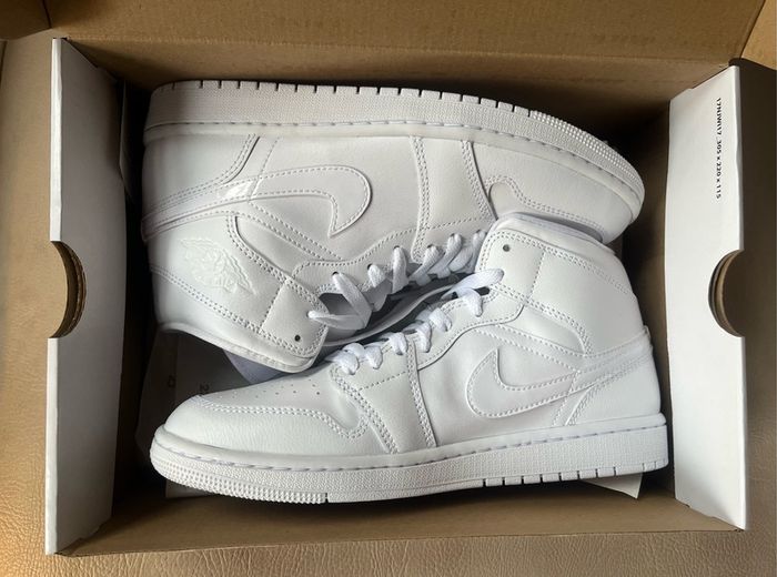 Air Jordan 1 mid Ladies white Boot Runners