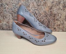 womens CLARKS DENNY DAZZLE grey shoes leather slip on heels court pumps Size UK 5.5 E wide fit EU 38.5