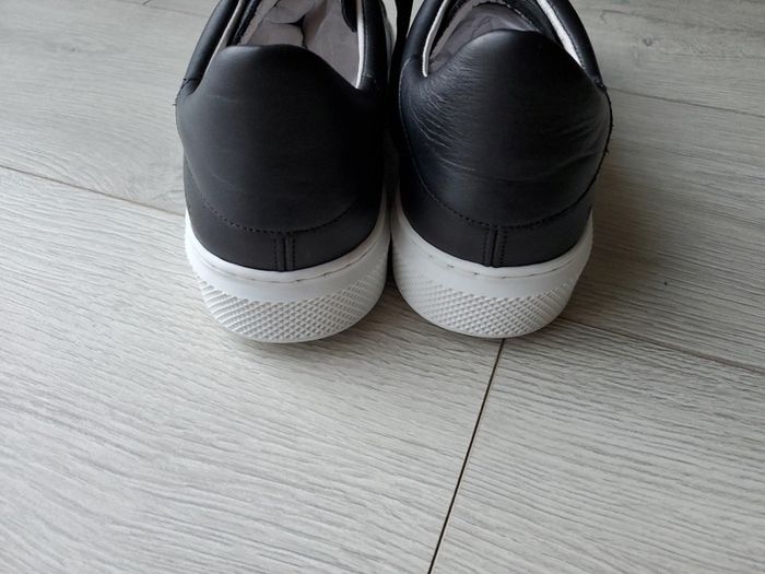Women's trainers